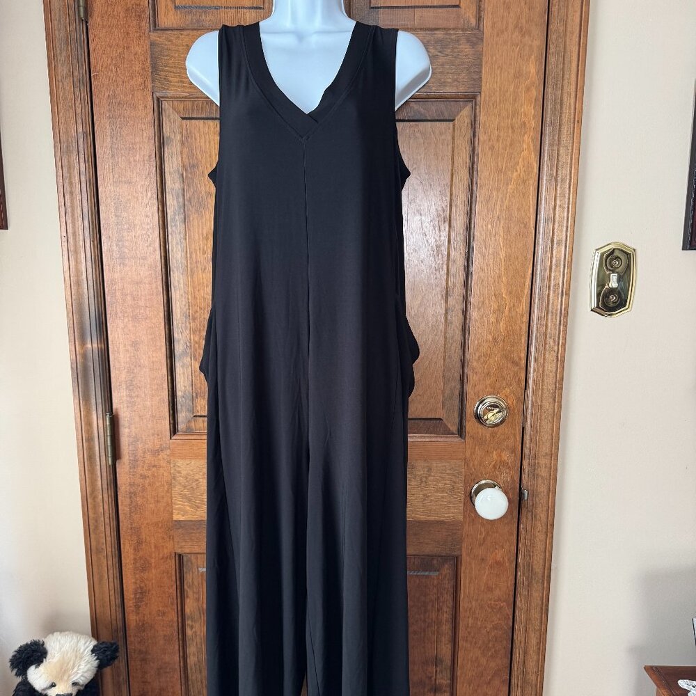 #2 Attitudes by Renee Black Sleeveless Deep V Jumpsuit Medium